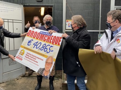 Vogelhospitaal ontvangt Droomcheque van Dierenlot Vogelhospitaal ontvangt Droomcheque van Dierenlot